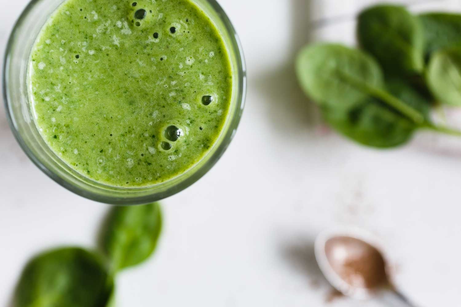 🍹 Green Chocolate Protein Power Breakfast Smoothie Recipe - Foodrinky