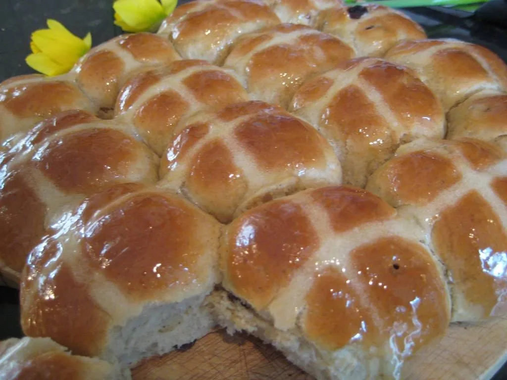 Hot Cross Buns Recipe - Foodrinky