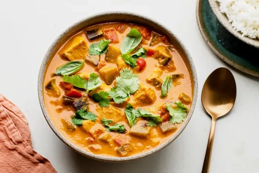 Red Thai Chicken Curry Recipe - Foodrinky